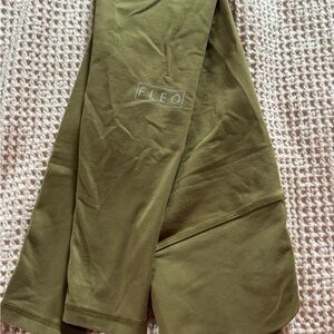 FLEO Olive Green Leggings